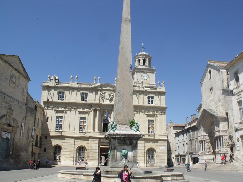 Villa Entre Nîmes et Arles à Bellegarde  Extérieur photo